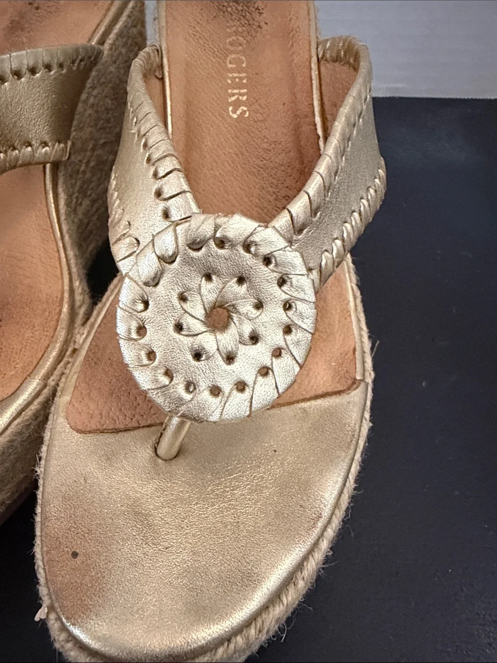 Jack Rogers Women’s Gold Wedge Thong Platform Espadrille Sandals, Size 9